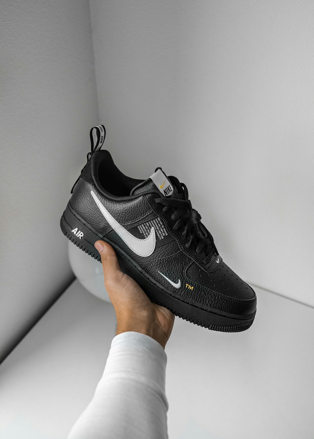 STRYDE Monochrome Classic